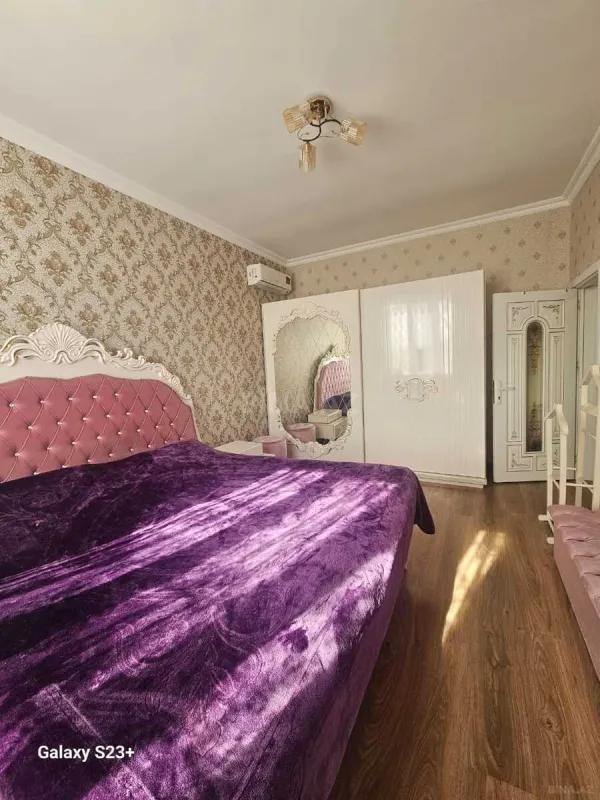 Satılır 7 otaqlı həyət evi 450 m²