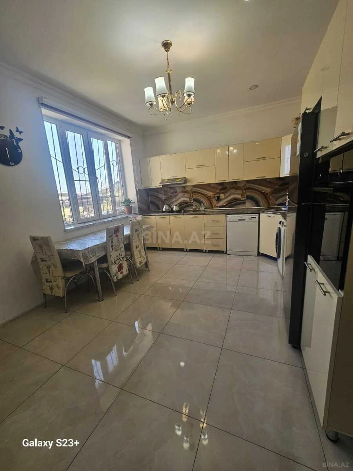 Satılır 7 otaqlı həyət evi 450 m²