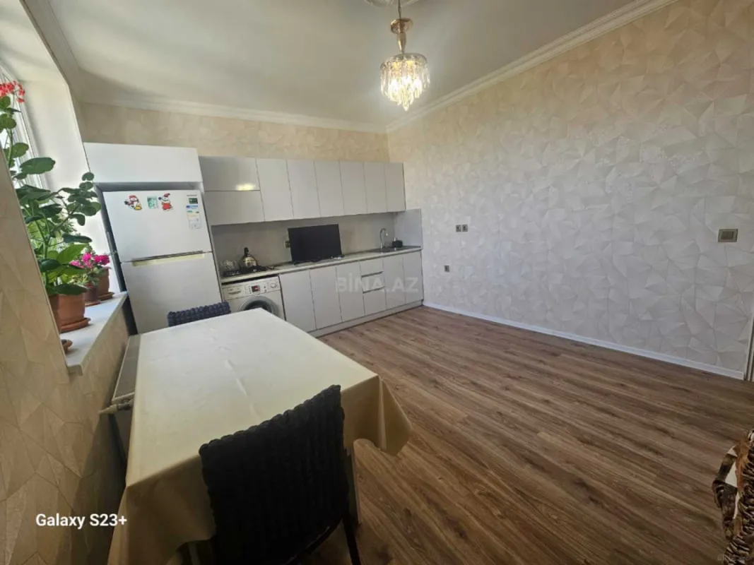 Satılır 7 otaqlı həyət evi 450 m²
