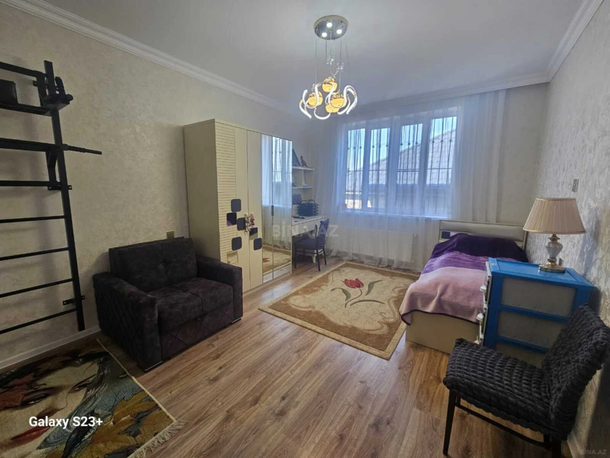 Satılır 7 otaqlı həyət evi 450 m²
