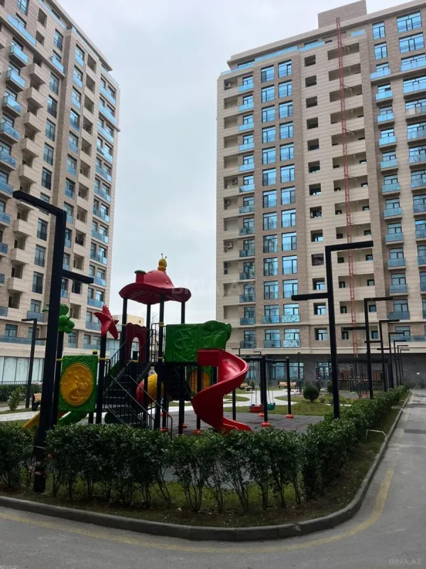 Satılır 4 otaqlı mənzil 158 m²