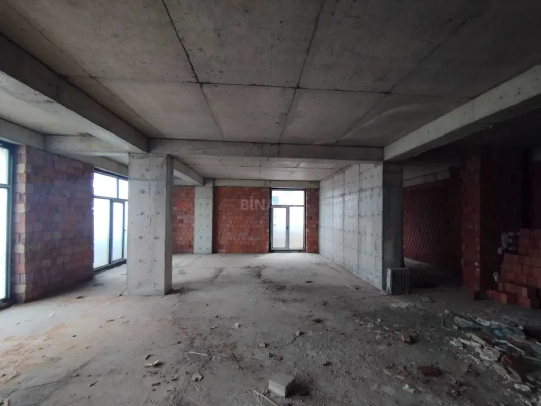 Satılır 4 otaqlı mənzil 158 m²