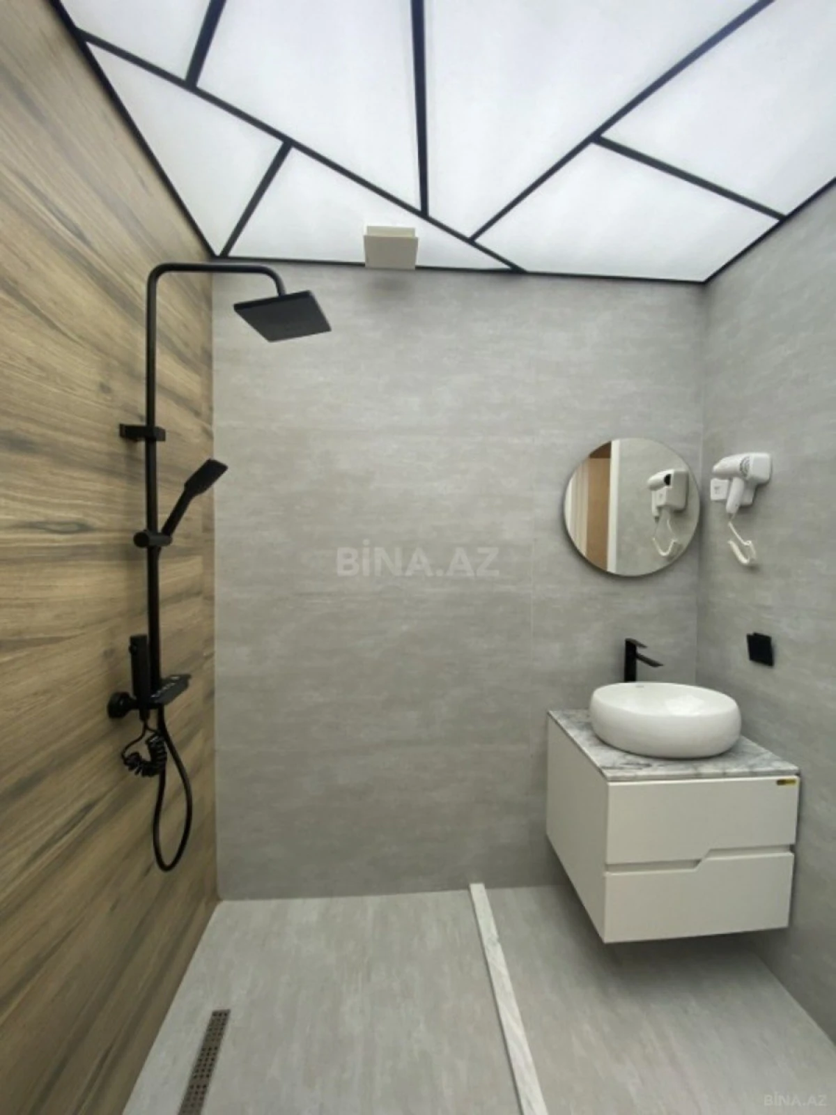 Satılır 3 otaqlı mənzil 165 m²