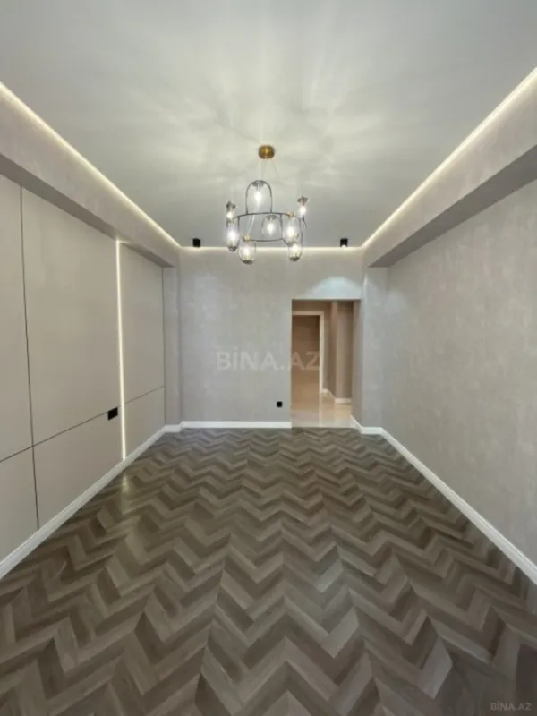 Satılır 3 otaqlı mənzil 165 m²