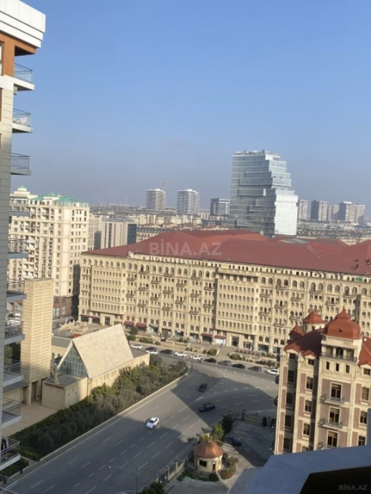 Satılır 3 otaqlı mənzil 165 m²