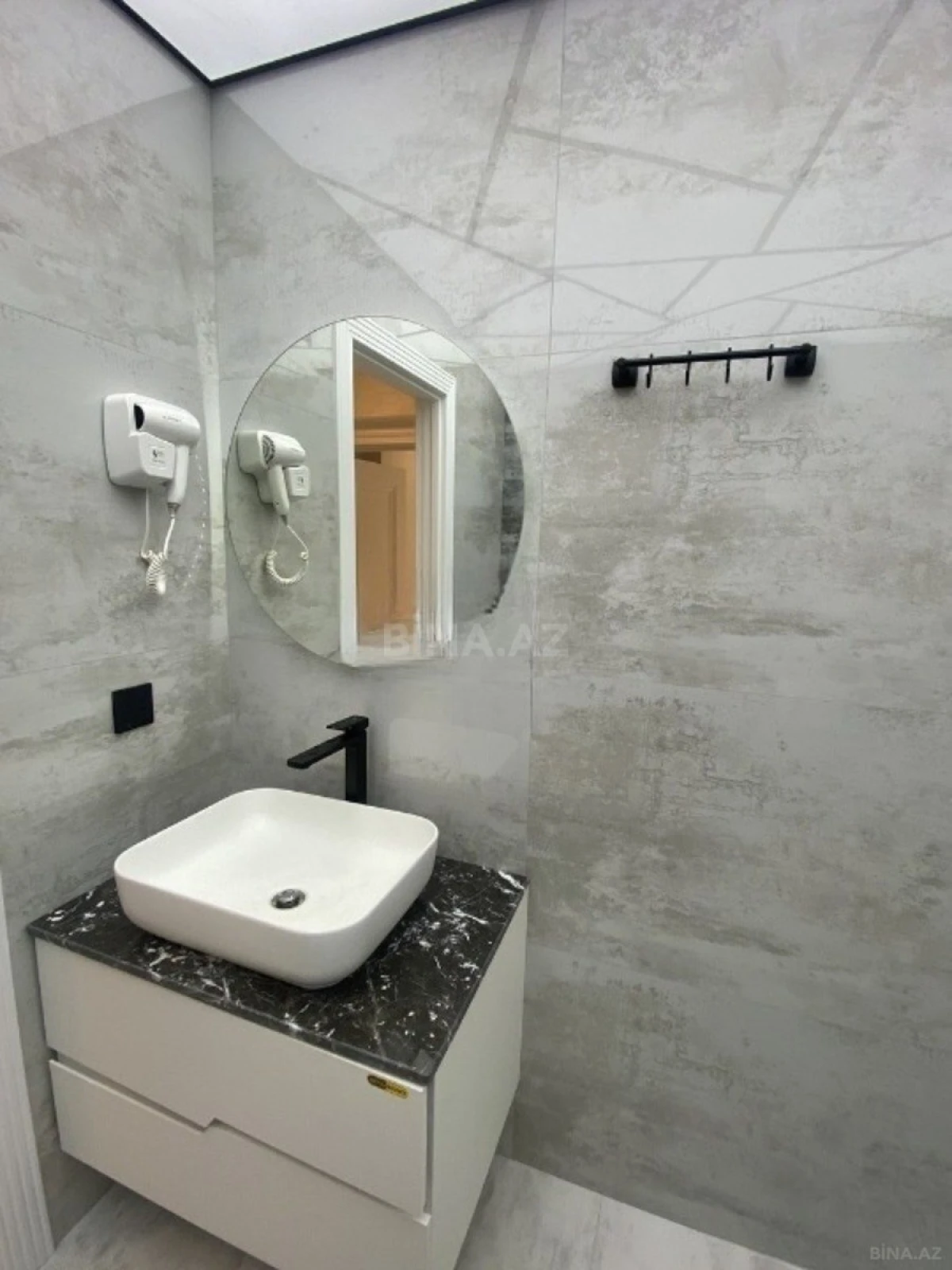 Satılır 3 otaqlı mənzil 165 m²