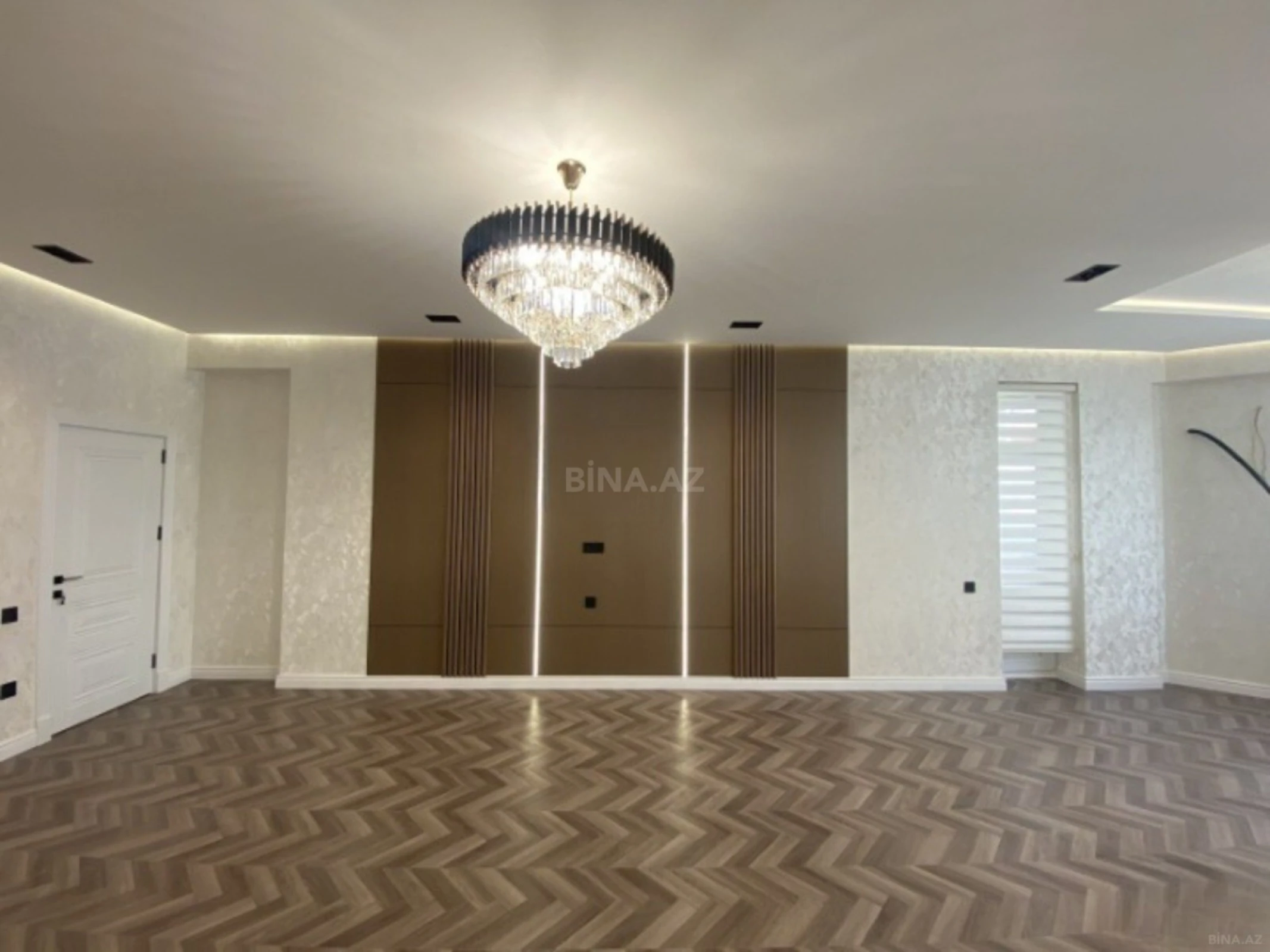 Satılır 3 otaqlı mənzil 165 m²