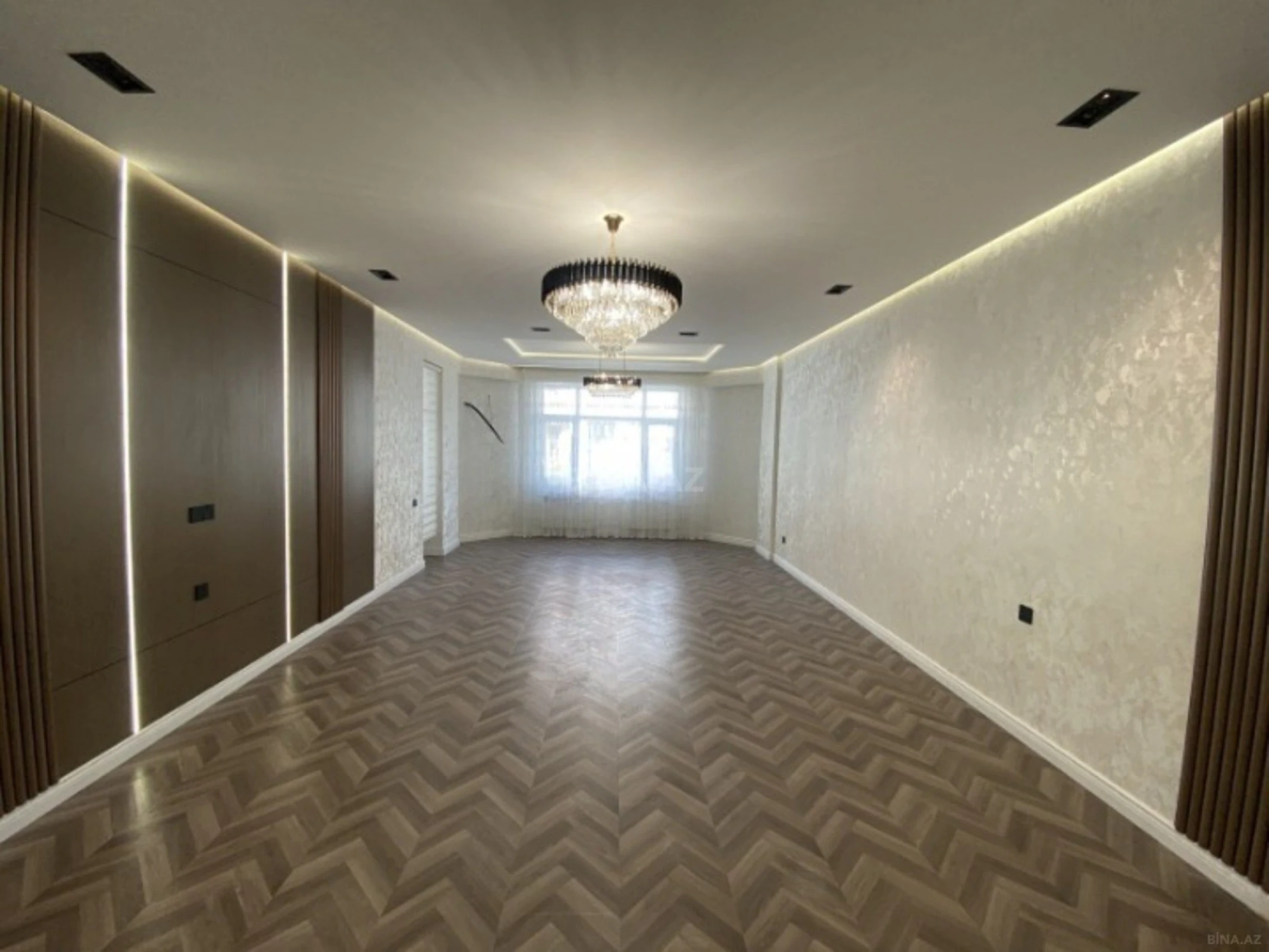 Satılır 3 otaqlı mənzil 165 m²