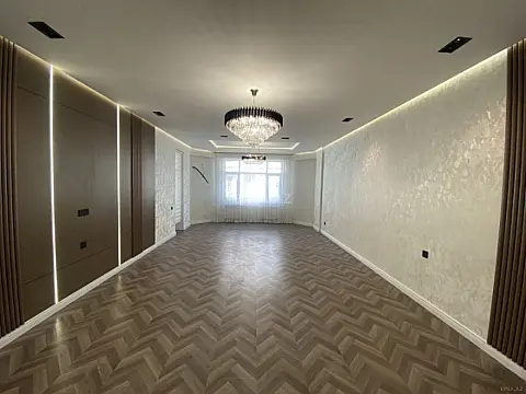 Satılır 3 otaqlı mənzil 165 m²