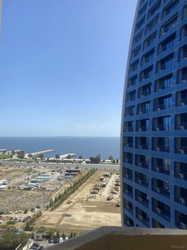 Satılır 3 otaqlı mənzil 165 m²