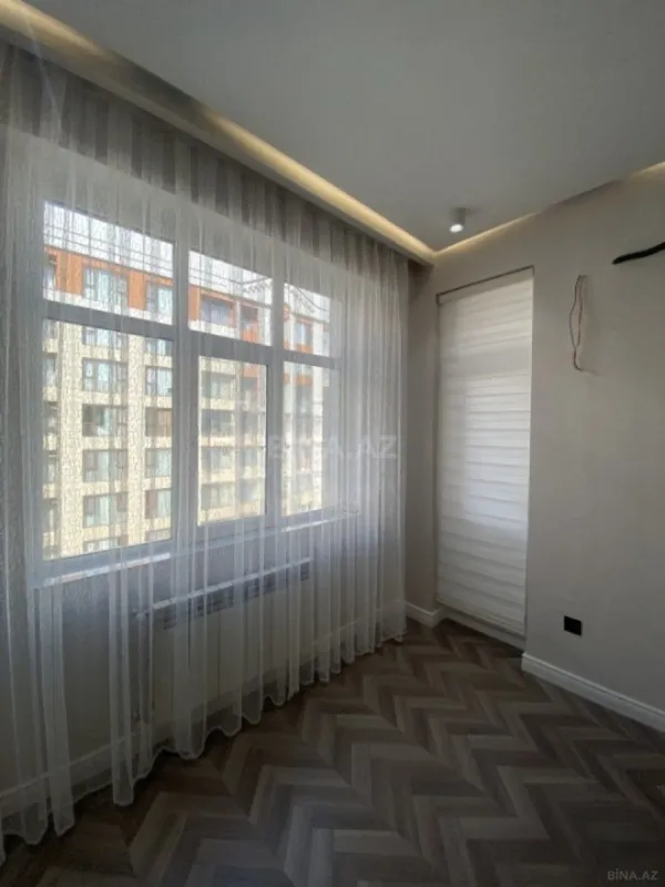 Satılır 3 otaqlı mənzil 165 m²