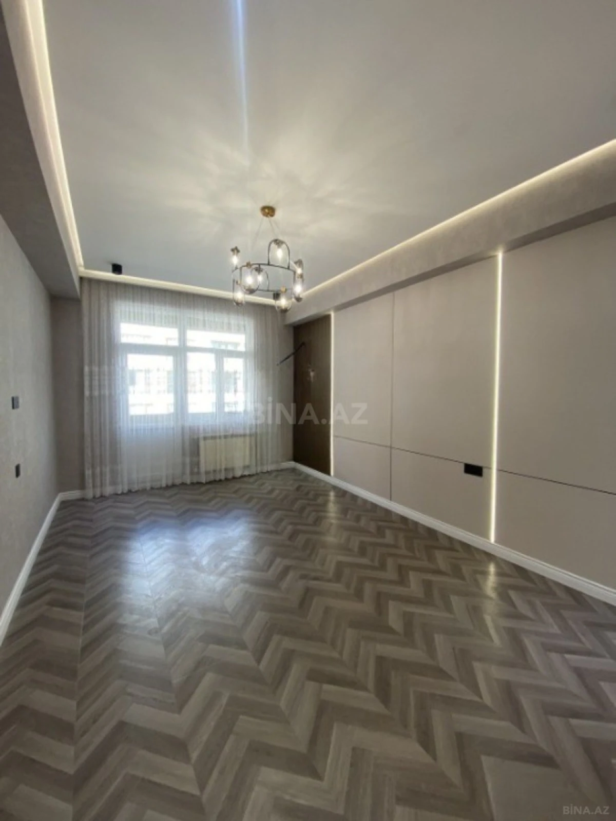 Satılır 3 otaqlı mənzil 165 m²