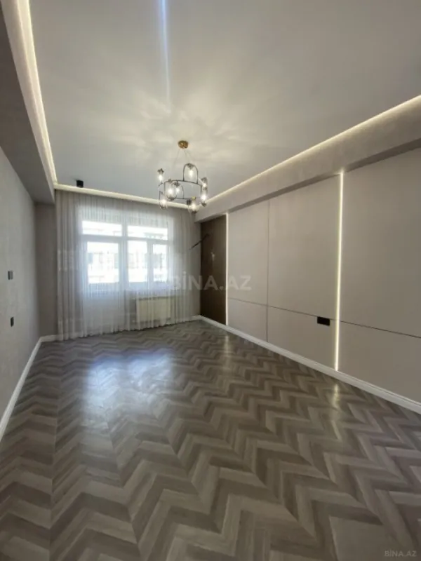 Satılır 3 otaqlı mənzil 165 m²