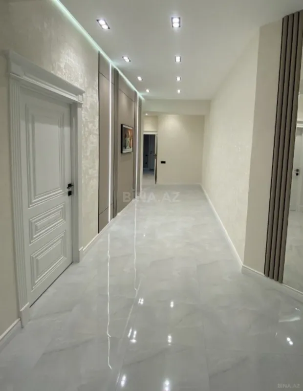 Satılır 3 otaqlı mənzil 165 m²