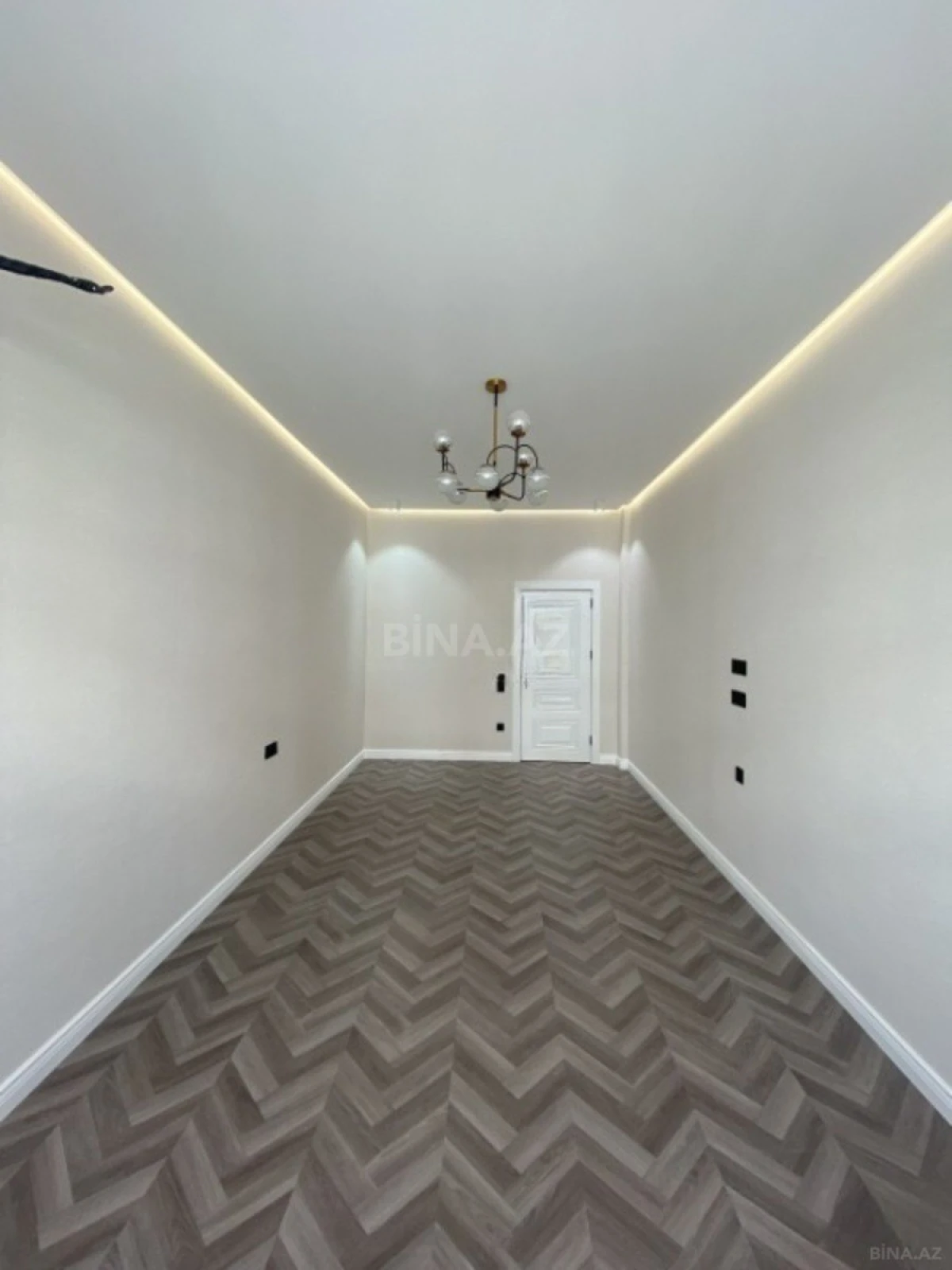 Satılır 3 otaqlı mənzil 165 m²