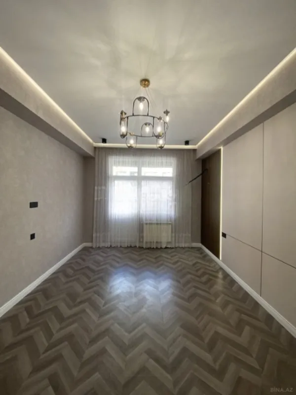 Satılır 3 otaqlı mənzil 165 m²