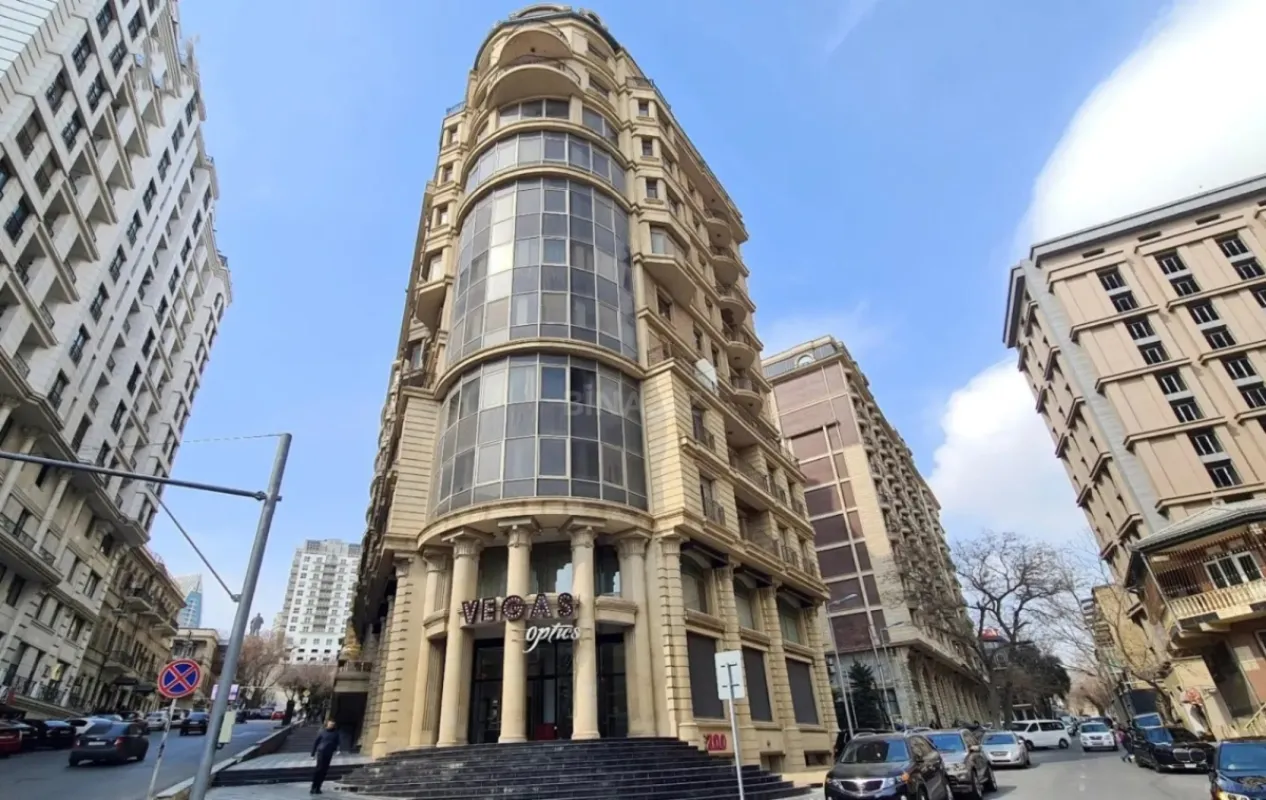Satılır 3 otaqlı mənzil 103 m²