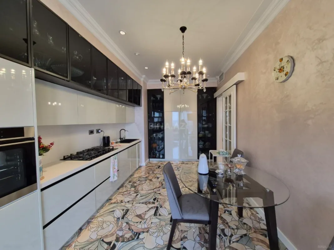 Kirayə verilir 3 otaqlı mənzil 170 m²