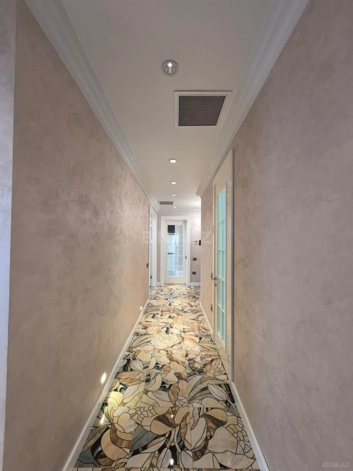 Kirayə verilir 3 otaqlı mənzil 170 m²