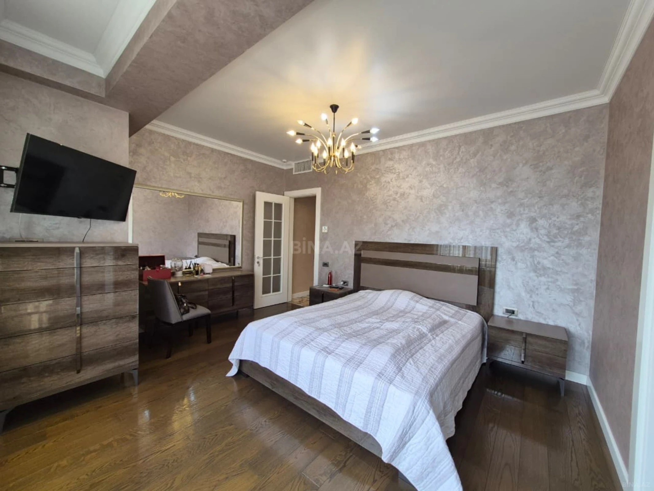 Kirayə verilir 3 otaqlı mənzil 170 m²