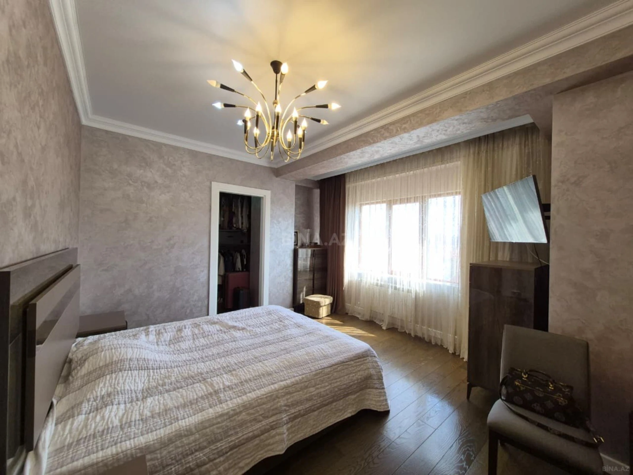 Kirayə verilir 3 otaqlı mənzil 170 m²