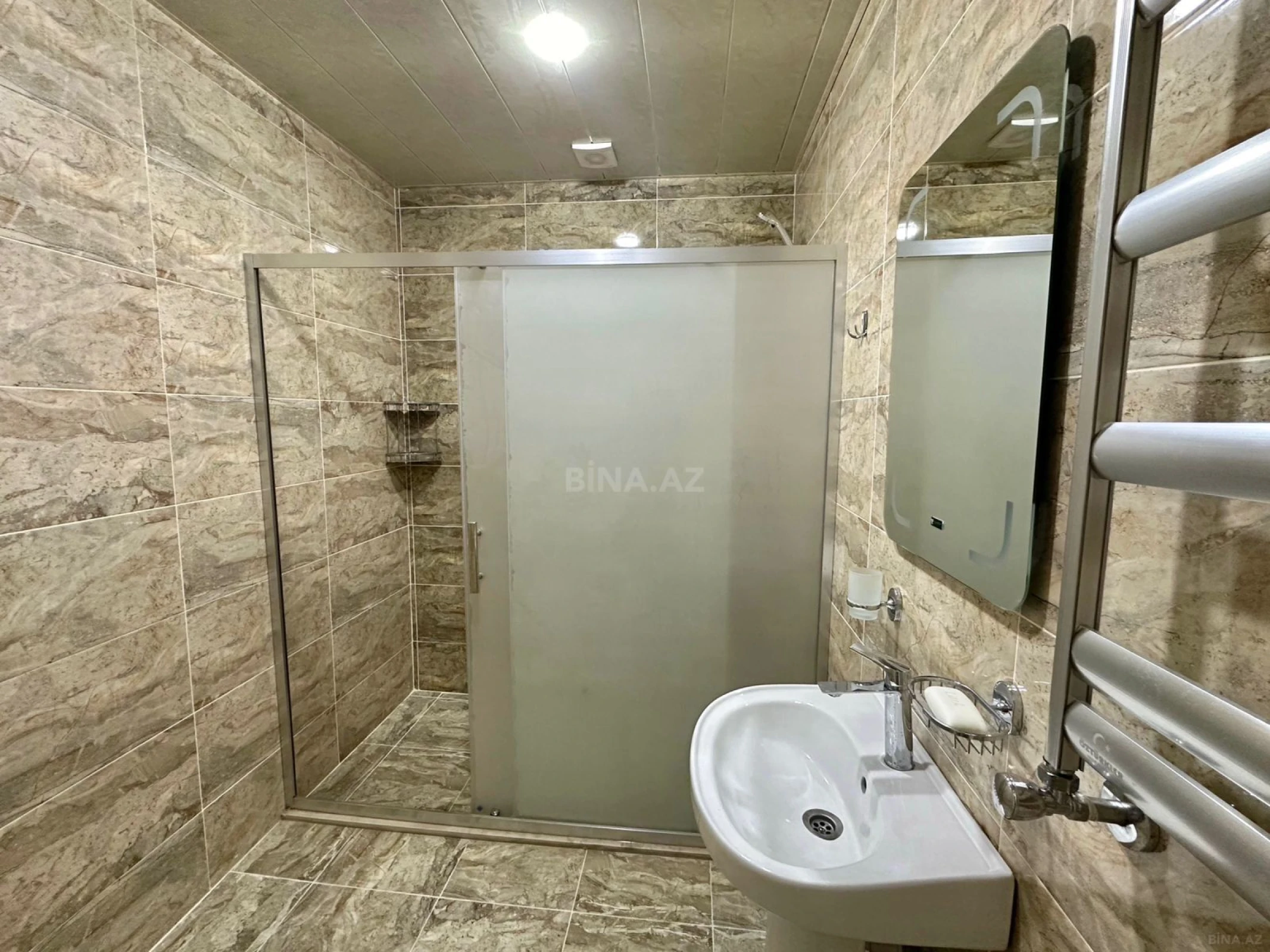 Kirayə verilir 3 otaqlı mənzil 120 m²