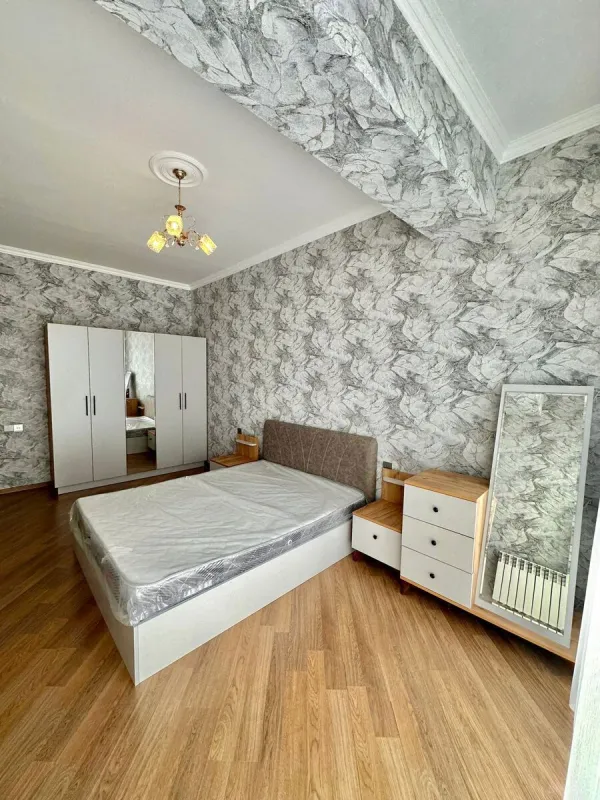 Kirayə verilir 3 otaqlı mənzil 120 m²