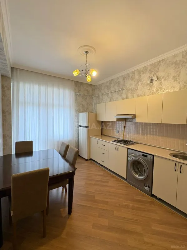 Kirayə verilir 3 otaqlı mənzil 120 m²