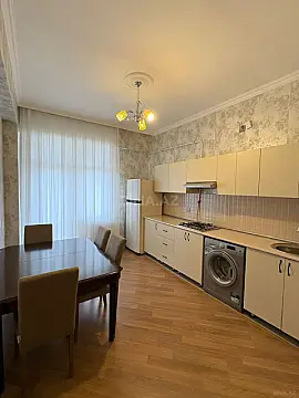 Kirayə verilir 3 otaqlı mənzil 120 m²