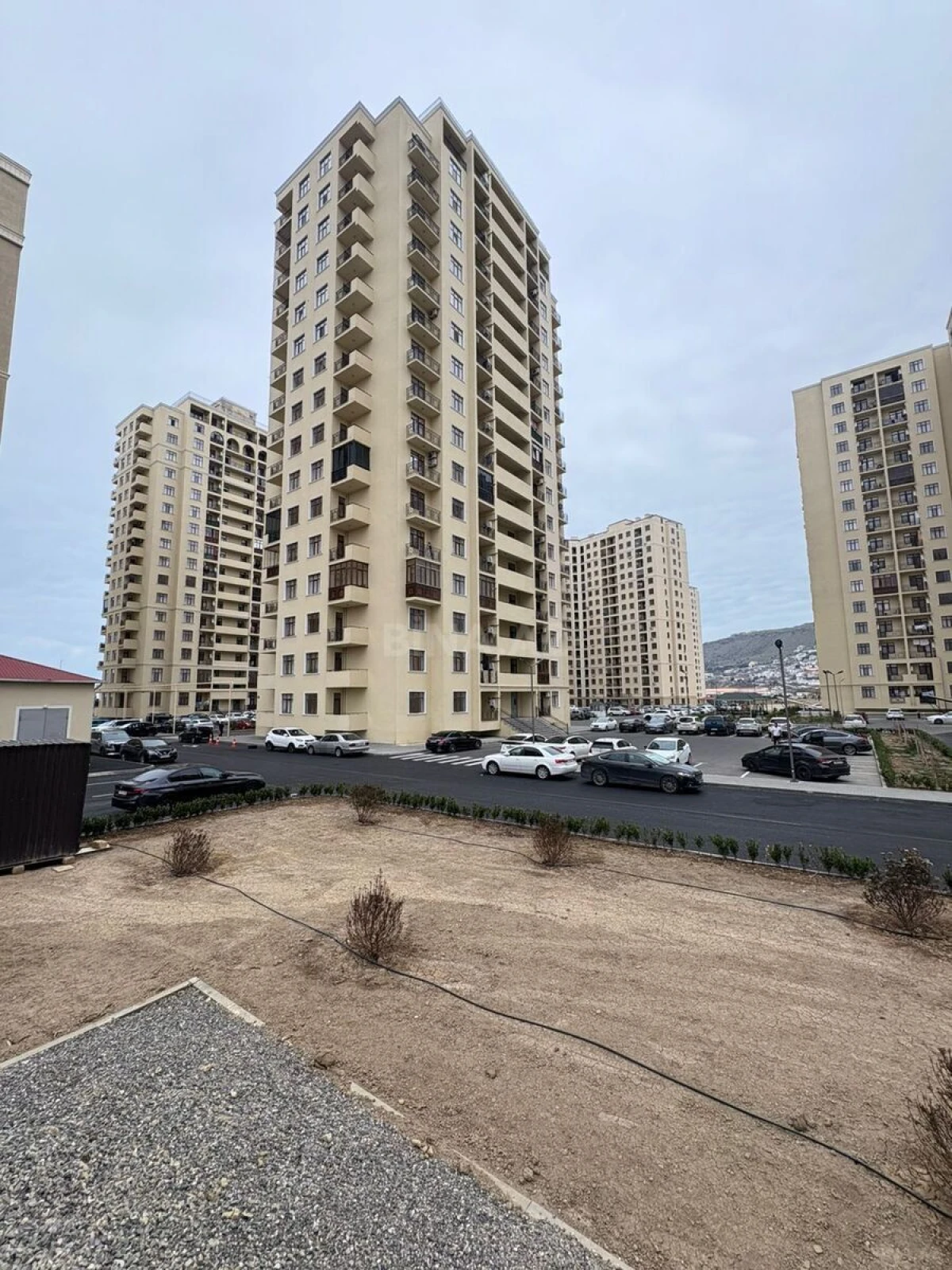 Kirayə verilir 3 otaqlı mənzil 120 m²