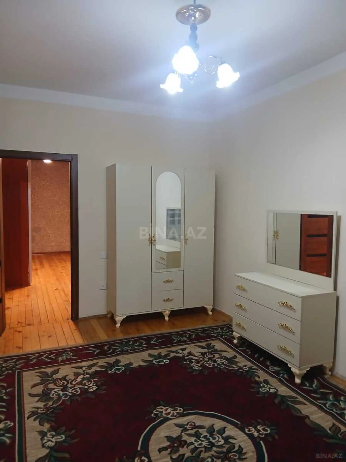 Kirayə verilir 3 otaqlı mənzil 125 m²