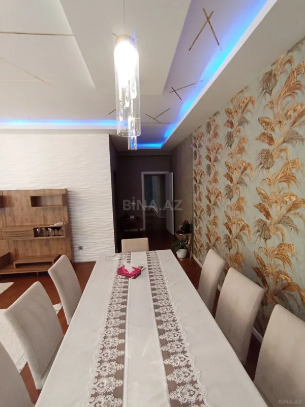 Satılır 4 otaqlı mənzil 156 m²