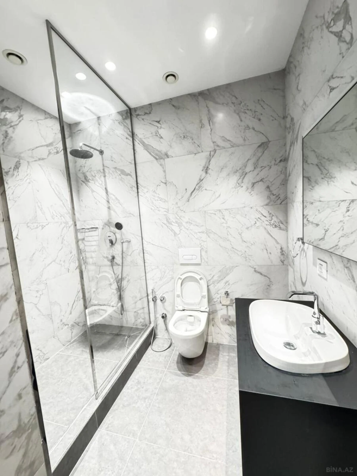 Kirayə verilir 3 otaqlı mənzil 100 m²