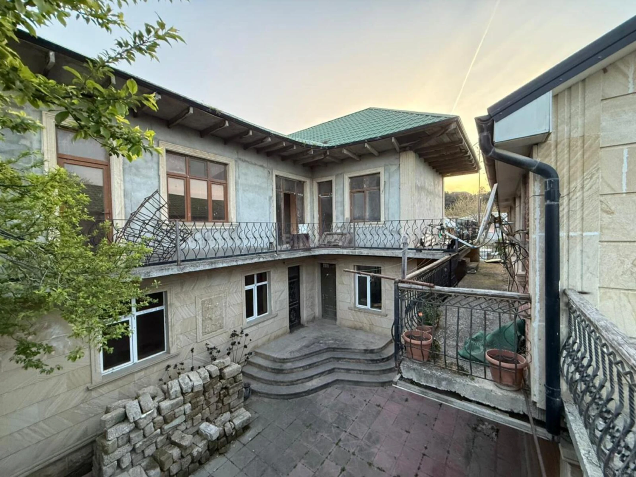 Satılır 7 otaqlı həyət evi 150 m²