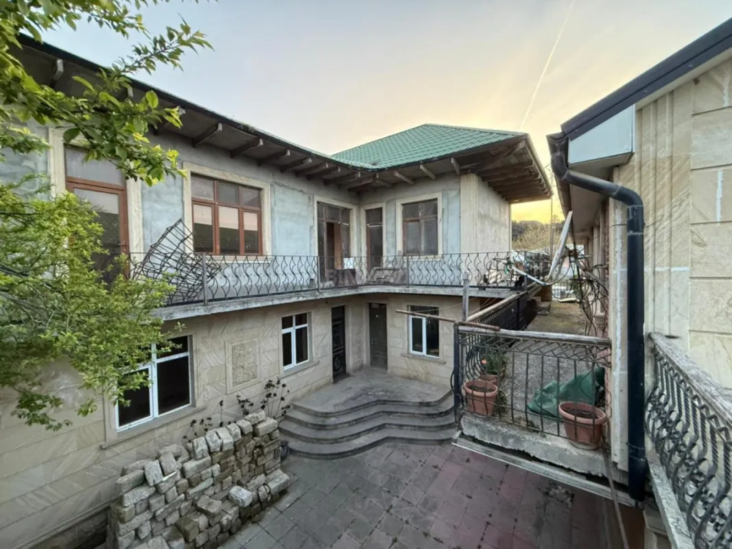 Satılır 7 otaqlı həyət evi 150 m²