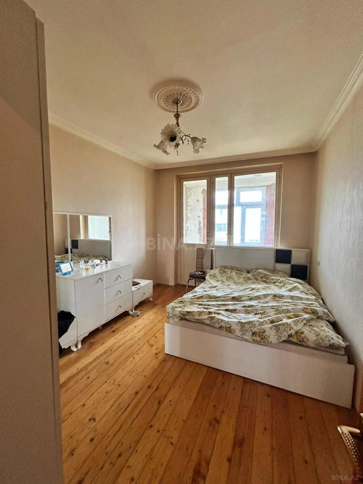 Satılır 2 otaqlı mənzil 65 m²