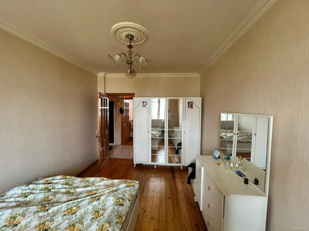Satılır 2 otaqlı mənzil 65 m²