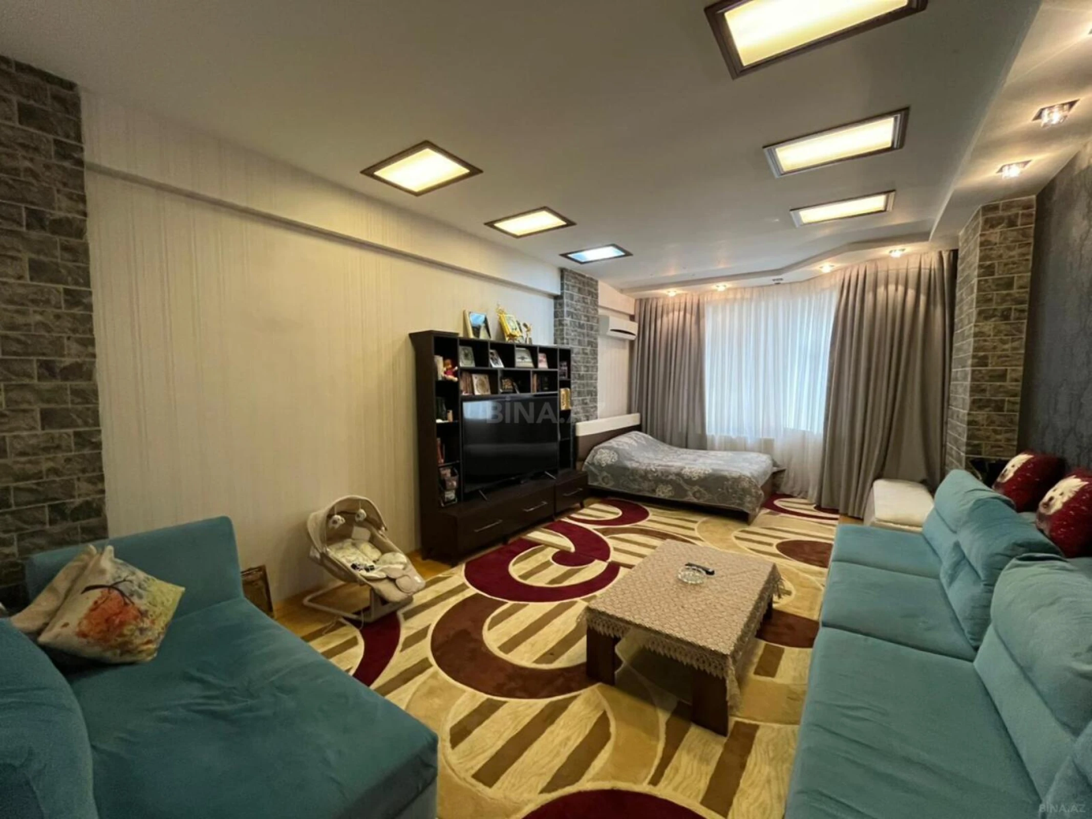 Satılır 3 otaqlı mənzil 111 m²