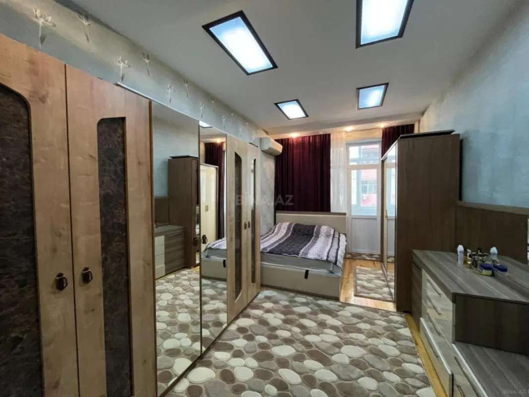 Satılır 3 otaqlı mənzil 111 m²