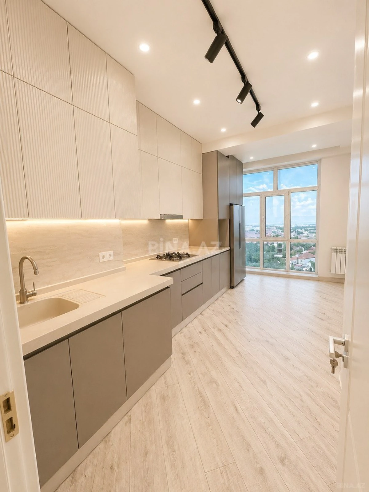 Satılır 3 otaqlı mənzil 90 m²