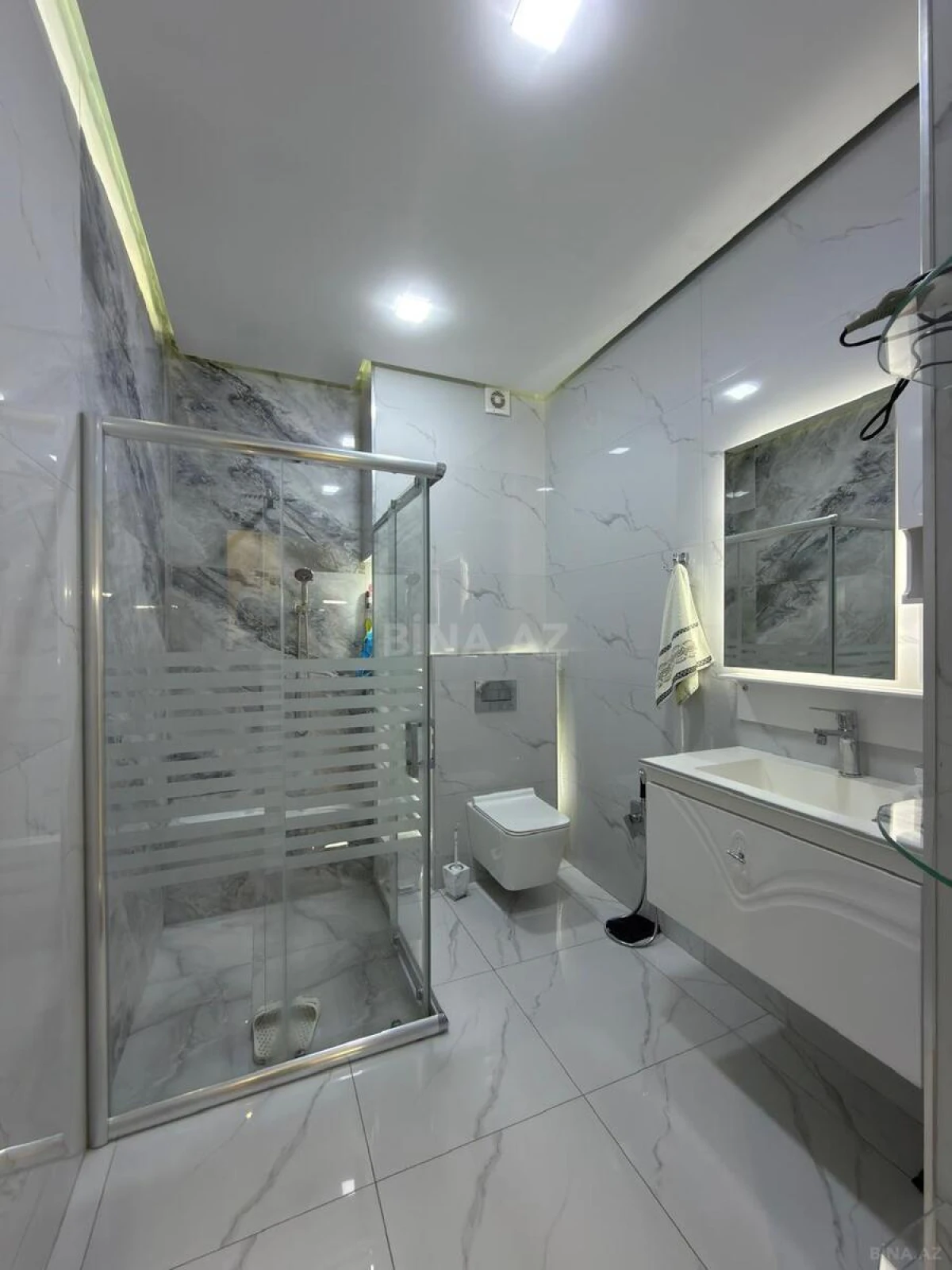 Satılır 2 otaqlı mənzil 60 m²
