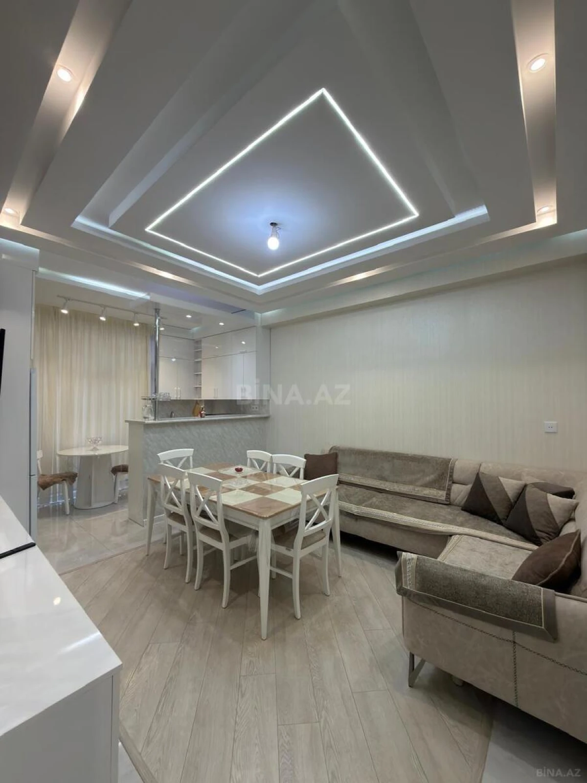 Satılır 2 otaqlı mənzil 60 m²