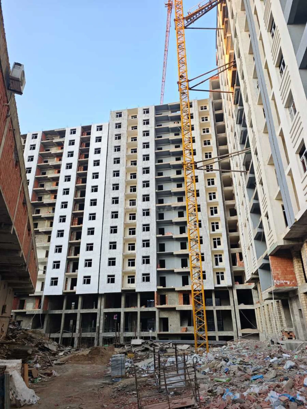 Satılır 1 otaqlı mənzil 66 m²