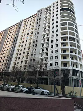 Satılır 1 otaqlı mənzil 66 m²