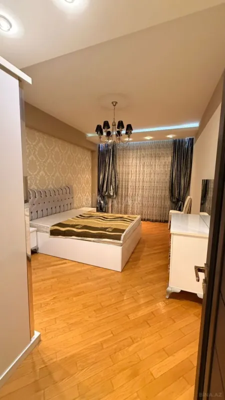 Kirayə verilir 2 otaqlı mənzil 90 m²