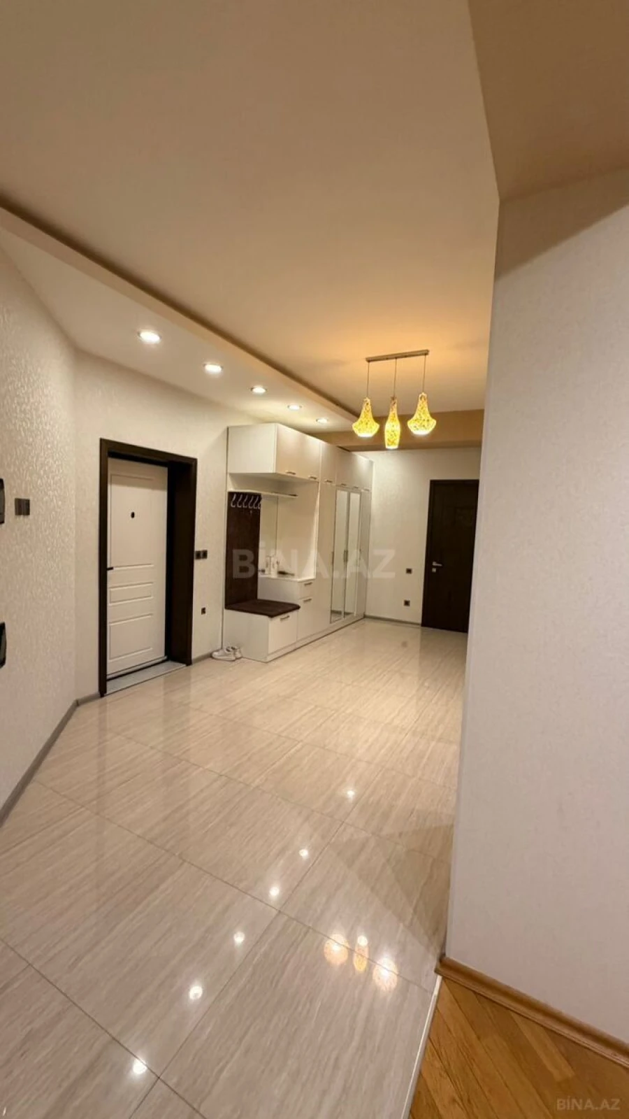 Kirayə verilir 2 otaqlı mənzil 90 m²