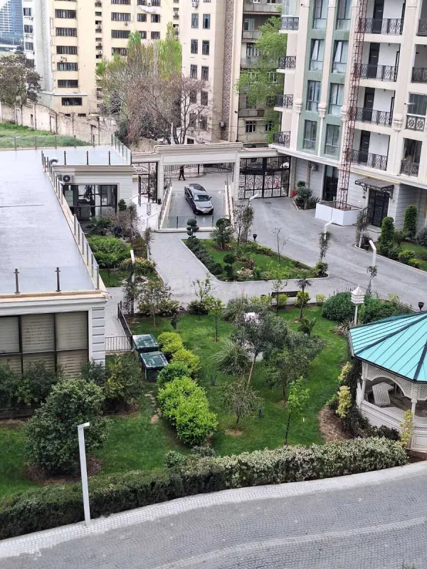 Satılır 2 otaqlı mənzil 145 m²