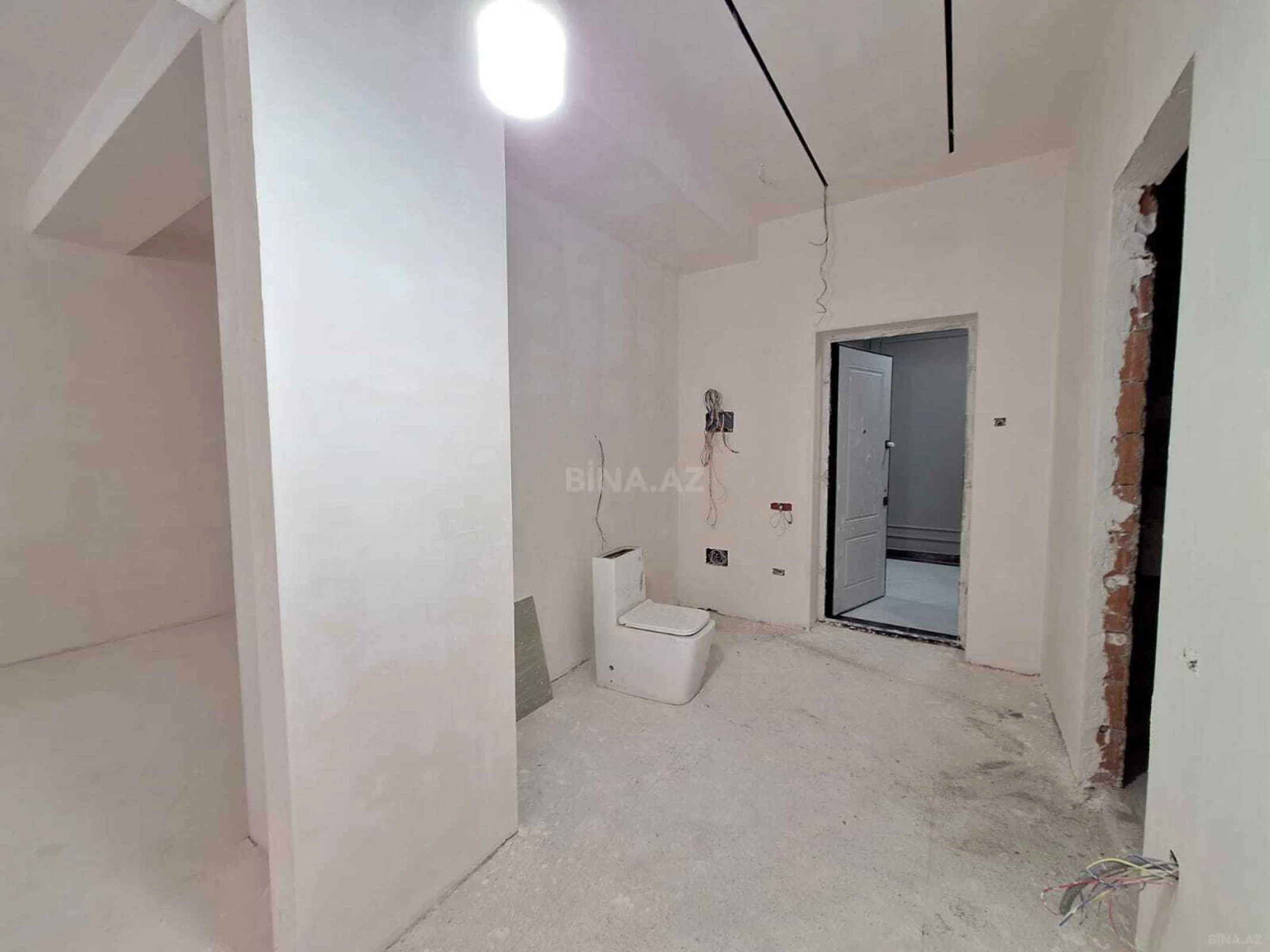 Satılır 2 otaqlı mənzil 145 m²
