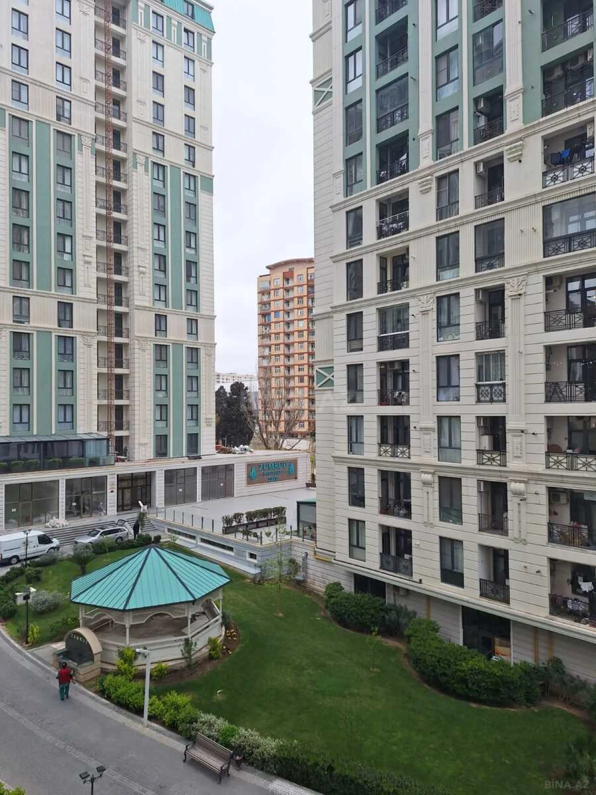 Satılır 2 otaqlı mənzil 145 m²