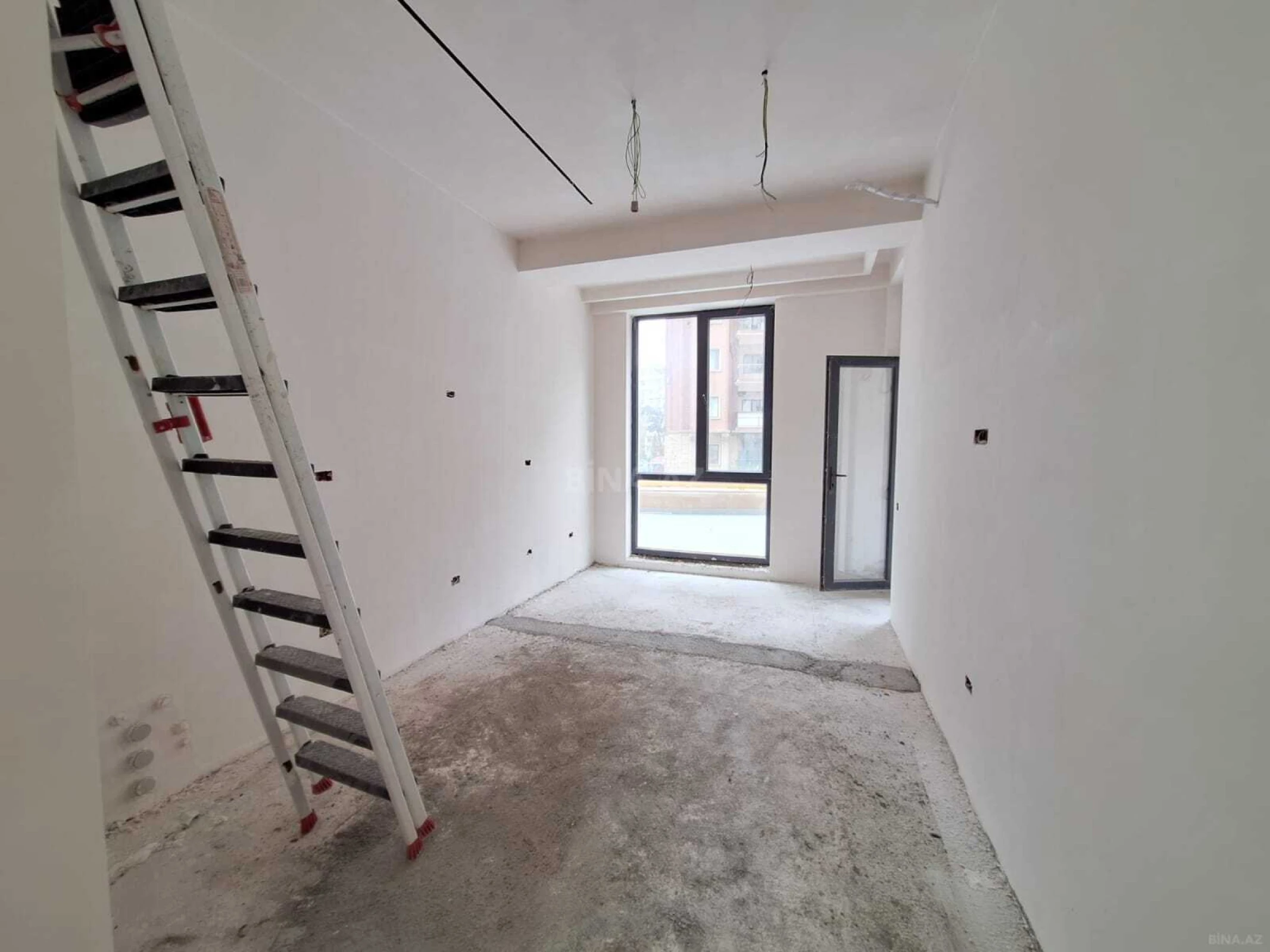 Satılır 2 otaqlı mənzil 145 m²